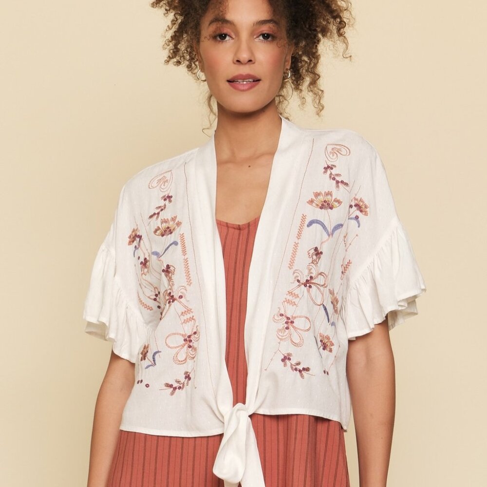 Mystree White Embroidered Tie Front Kimono Cardigan Boho Floral Flutter Sleeve